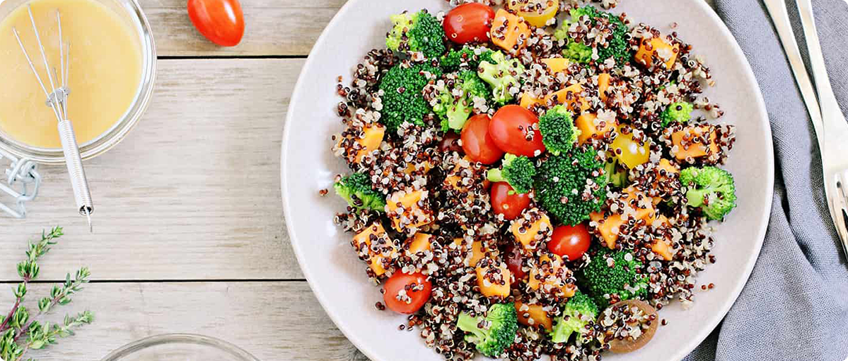 A CRUNCHY AND HEALTHY QUINOA SALAD