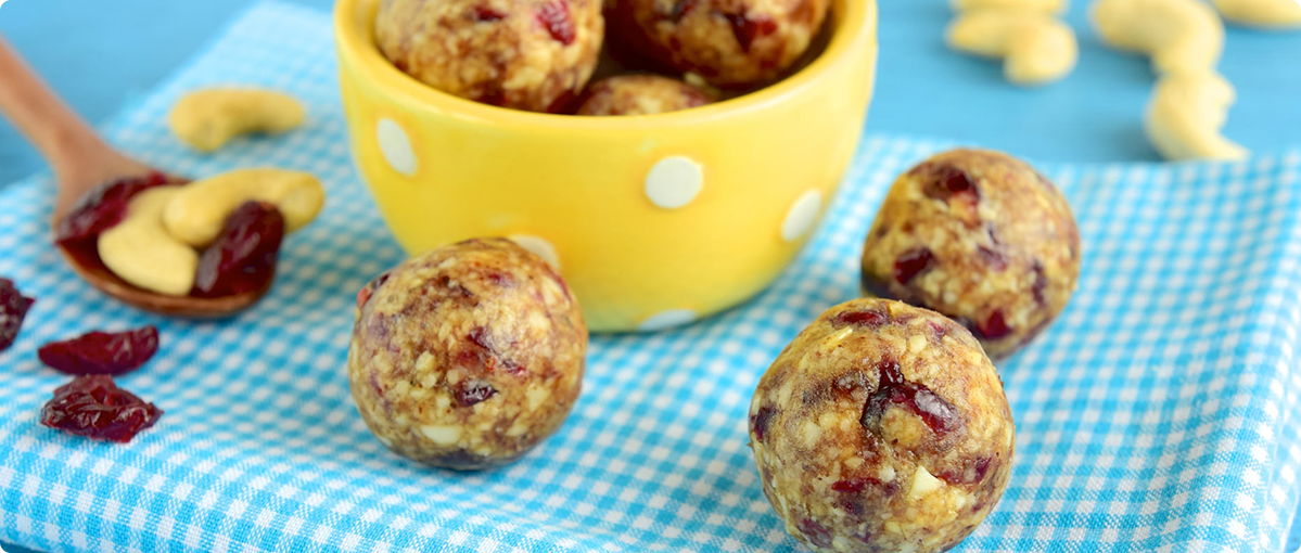 TASTY CASHEW AND GINGER ENERGY BALLS RECIPE